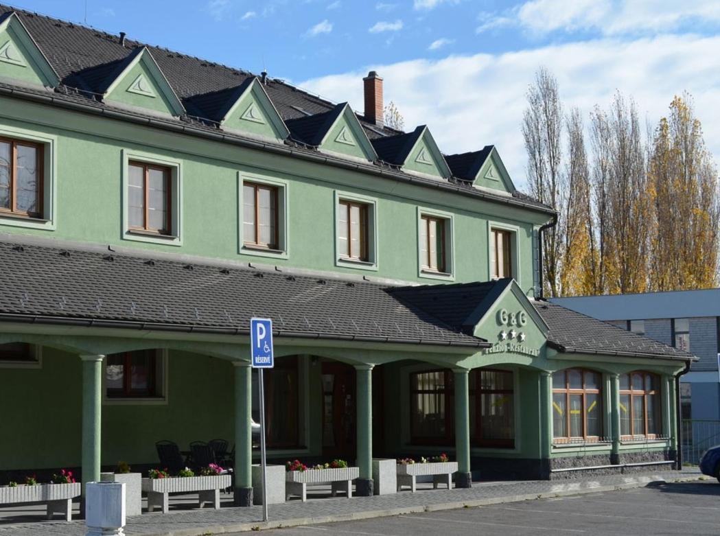 G&G Penzion Sala ภายนอก รูปภาพ